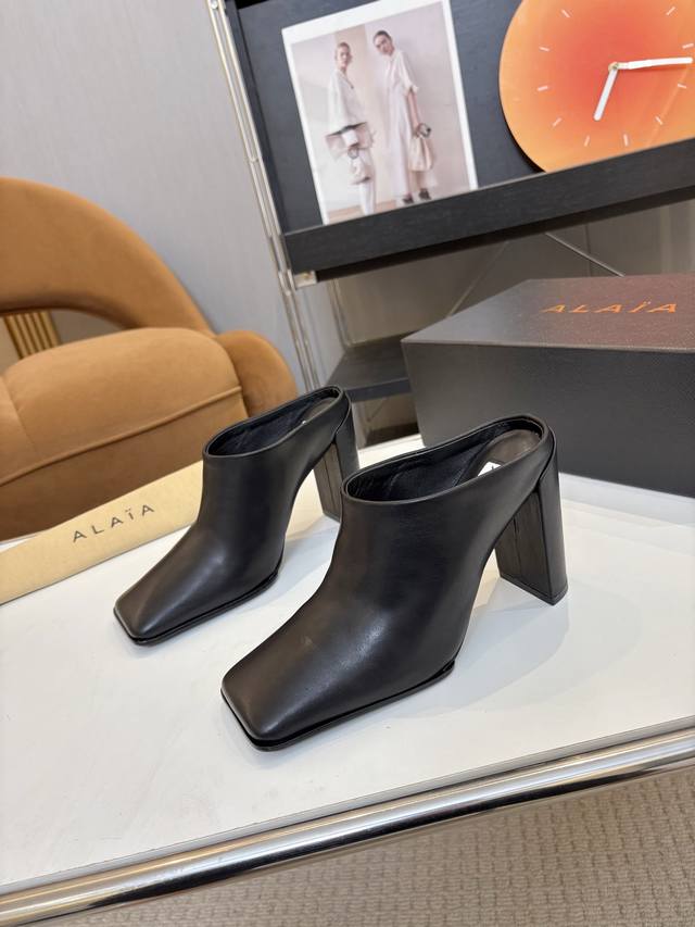 price: Brand: Alaia Alaia 25 New Flat Toe Hollow-Out Single Shoes These flat toe