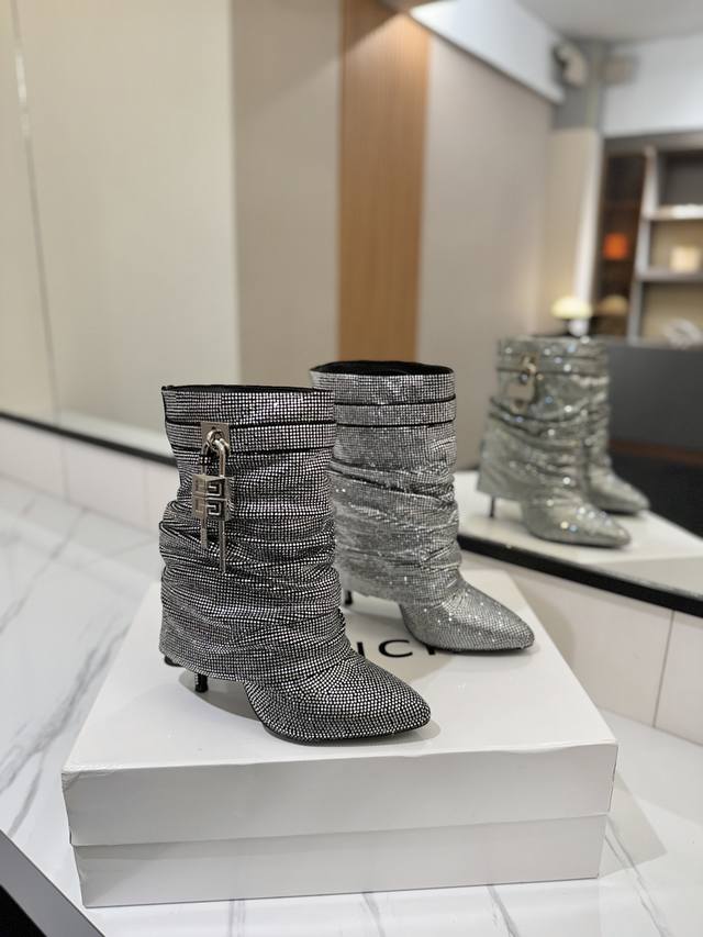 Authentic Counter-Grade Custom Version Givenchy Shark Lock Series Padlock Ankle