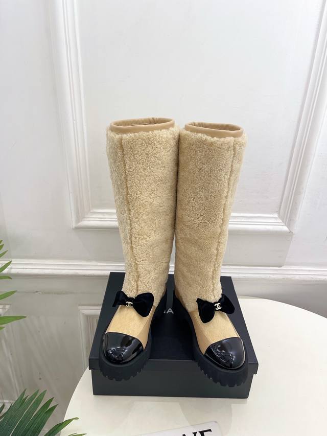 Chanel 25 2025 Autumn/Winter New Arrival: Classic Runway Style Chanel Double C