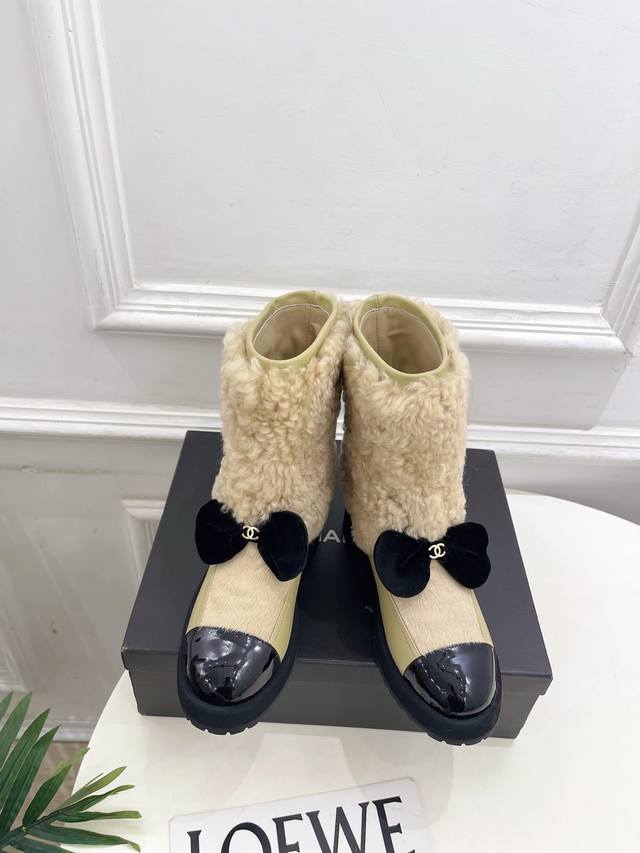 Chanel 25 2025 Autumn/Winter New Arrival: Classic Runway Style Chanel Double C