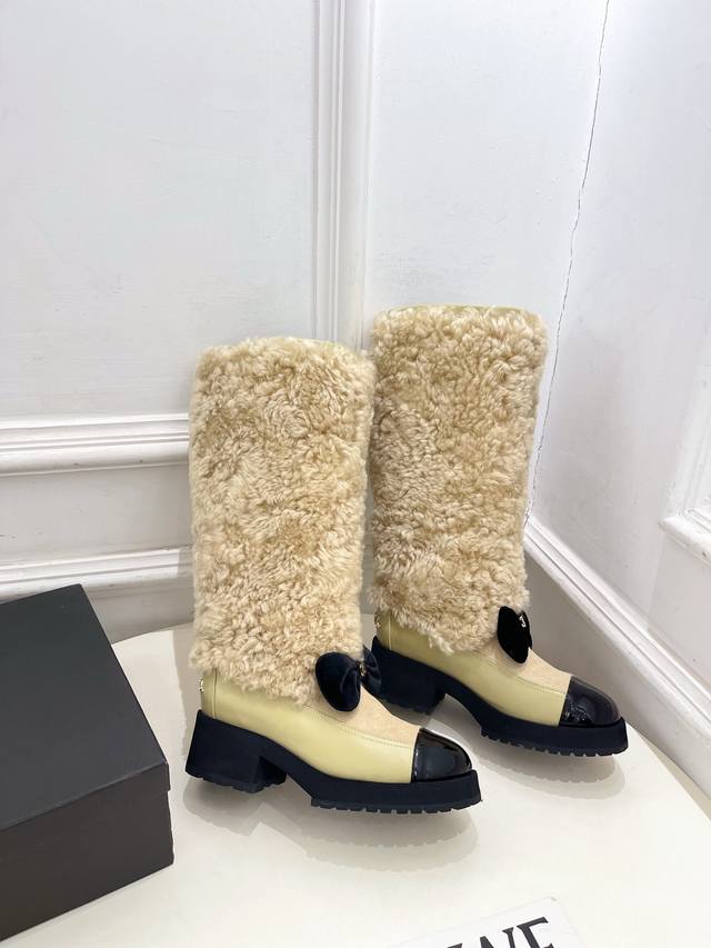 Chanel 25 2025 Autumn/Winter New Arrival: Classic Runway Style Chanel Double C