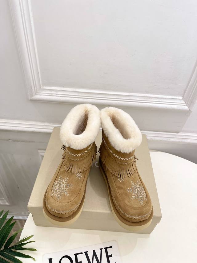 Unfolio 25 Autumn/Winter New Retro Embroidered Snowflake Furry Snow Boots As one