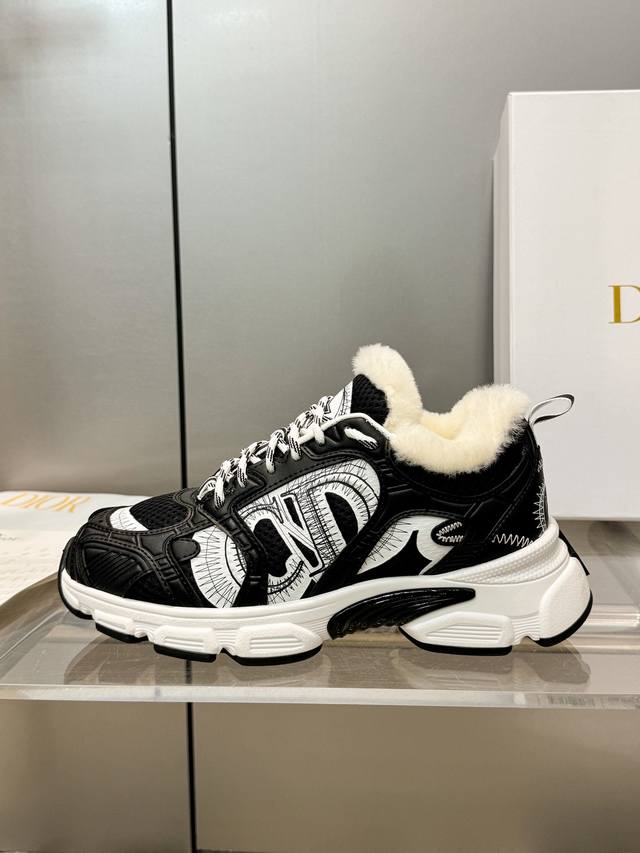 Factory Price (pp): Mao Li, Dior Spring/Summer Runway New Chrono Iconic Fashion