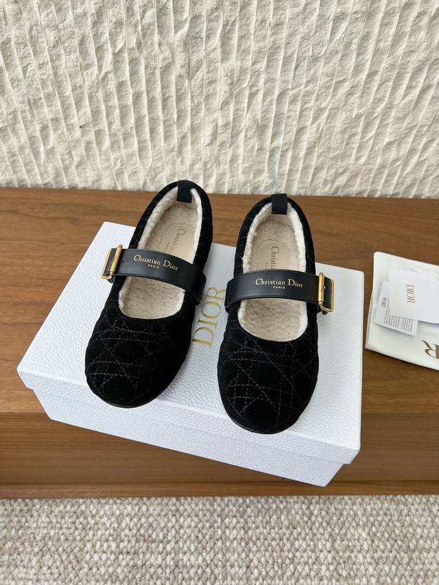 G167 Dior 25Ss Fall/Winter New Flat Mary Jane Shoes with Furry Fit Fashion blogg