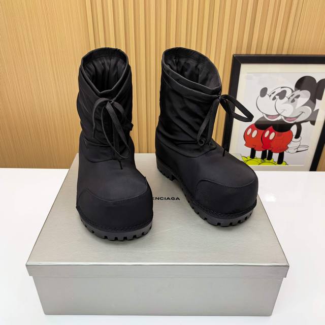 Men's Size 20 Series Winter Ski Boots Breaking the conventional design framewor