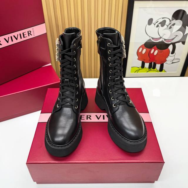 2025Rv Punk Platform Ankle Boots Make a Revolutionary Debut 7cm 3D platform sole