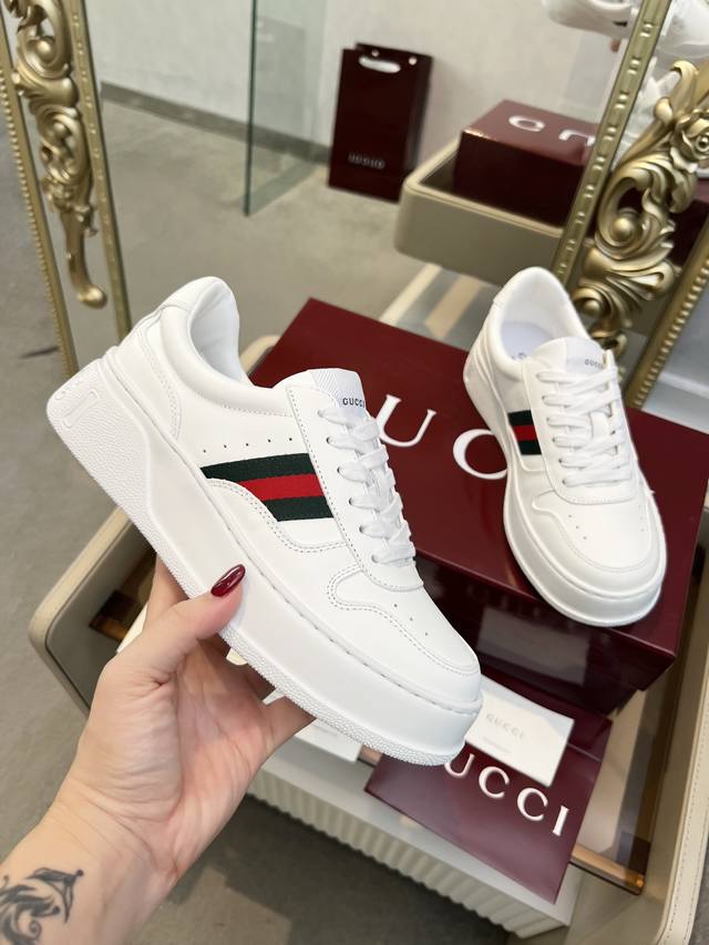 G's latest hot-selling platform white sneakers blend sporty and casual design, c
