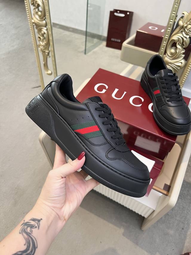 G's latest hot-selling platform white sneakers blend sporty and casual design, c