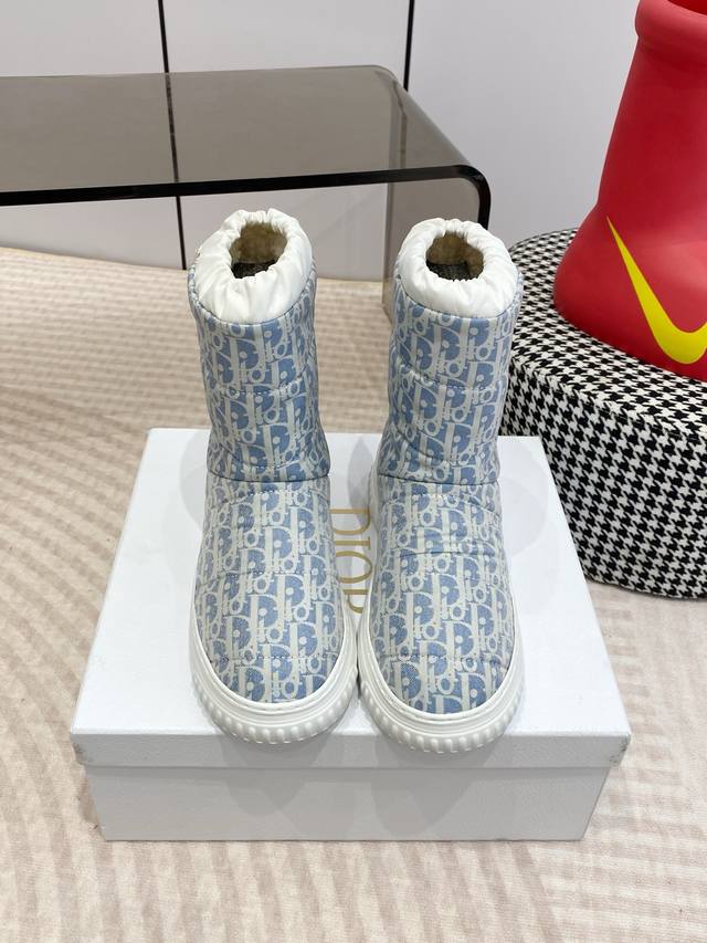 Dior Frost Ankle Boots with Wool Platform Snow Boots This Dior Frost ankle boot