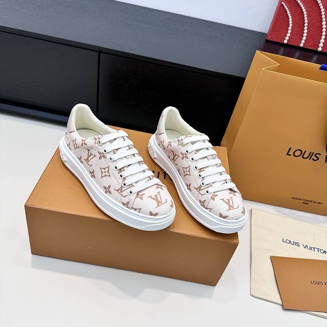 Lv Louis Vuitton's 2025 Winter Collection canvas platform sneakers are a perfect