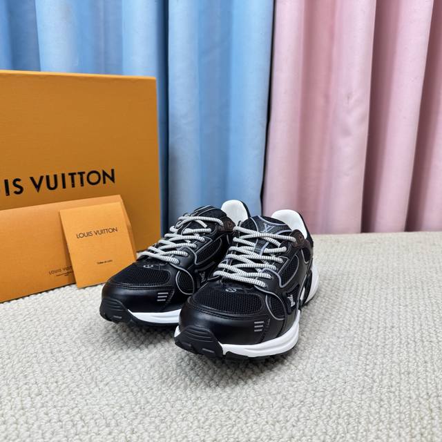 LV Louis Vuitton Olympia Series Couple Style Silver Horn King Casual Sports Runn