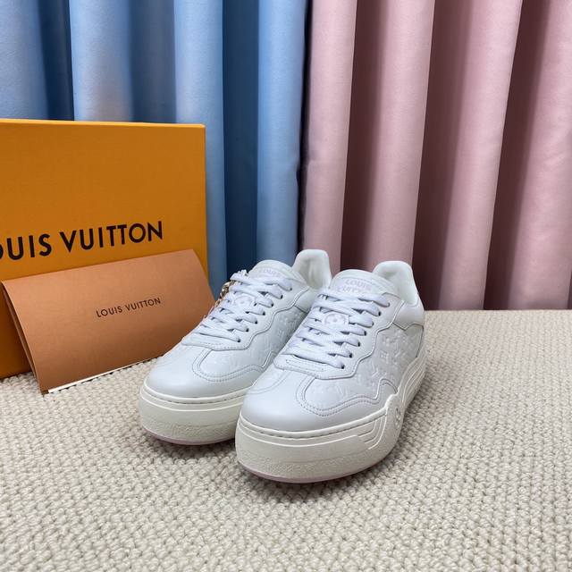 Top-tier version new sneakers, thick-soled casual style. Original purchase, dev