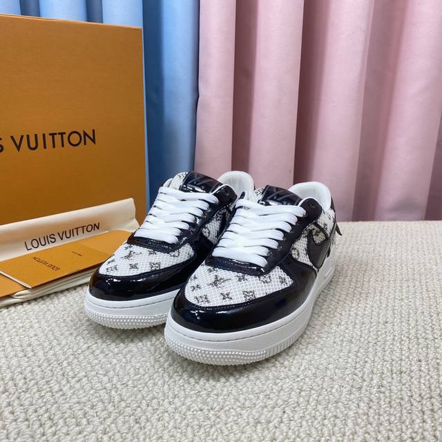 Top-tier couple's version Louis Vuitton Air Force 1 sneakers (DDD). Designed in