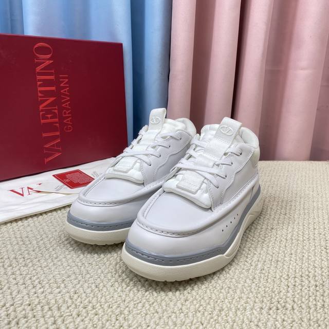 Top-tier Valentino boutique new arrival! Valentino mid-top sneakers! Stylishly m