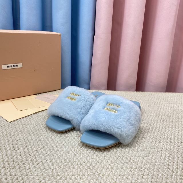 Top-tier Miu Miu latest flat sandals We've prepared several must-have sandals fo