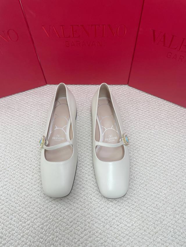 Valentino 25Ss Early Spring Mary Jane Shoes Highly recognizable personal style B