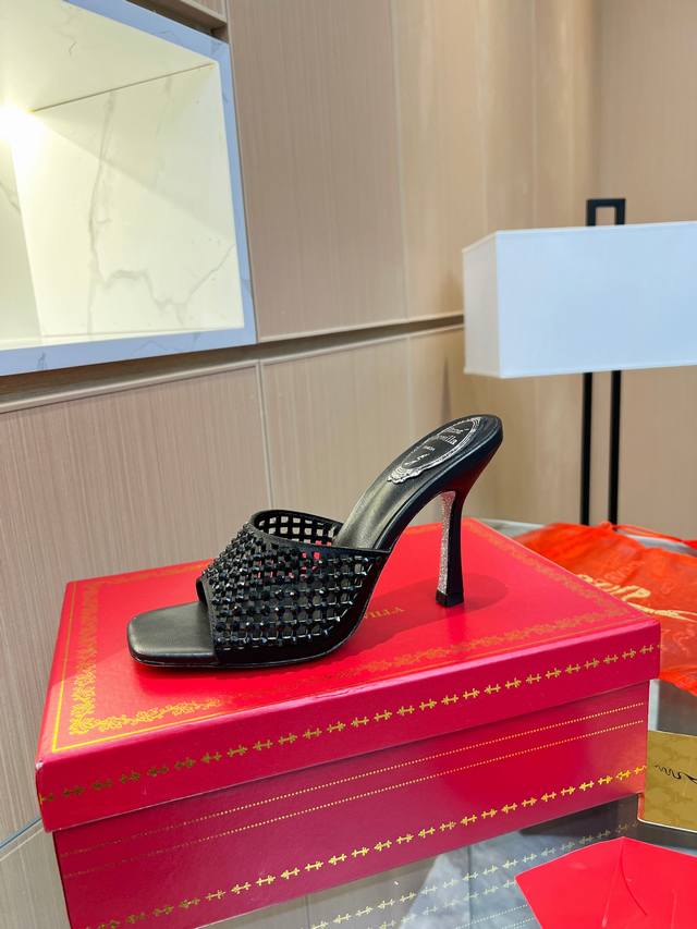 Rene Caovilla's latest Rc high-end version of the wildly popular Spring/Summer C