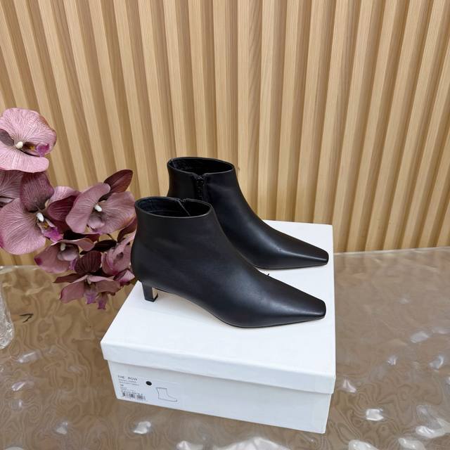 The Row 25S Autumn/Winter New Kitten Heel Ankle Boots with Retro Pointed Toe Ele