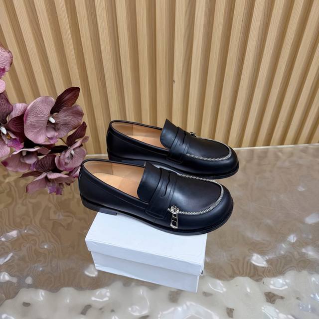 High-quality Jwanderson Spring/Summer 2025 runway style zipper-decorated single