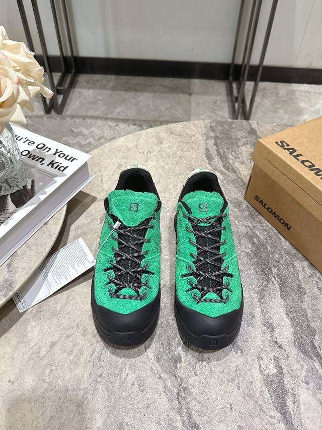 Salomon 25Ss New Aero Glide3 Grvl Running Shoes This hybrid shoe features a prem