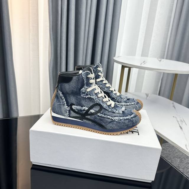Loewe's latest colorway German Training series Couple's German Training Shoes Fa