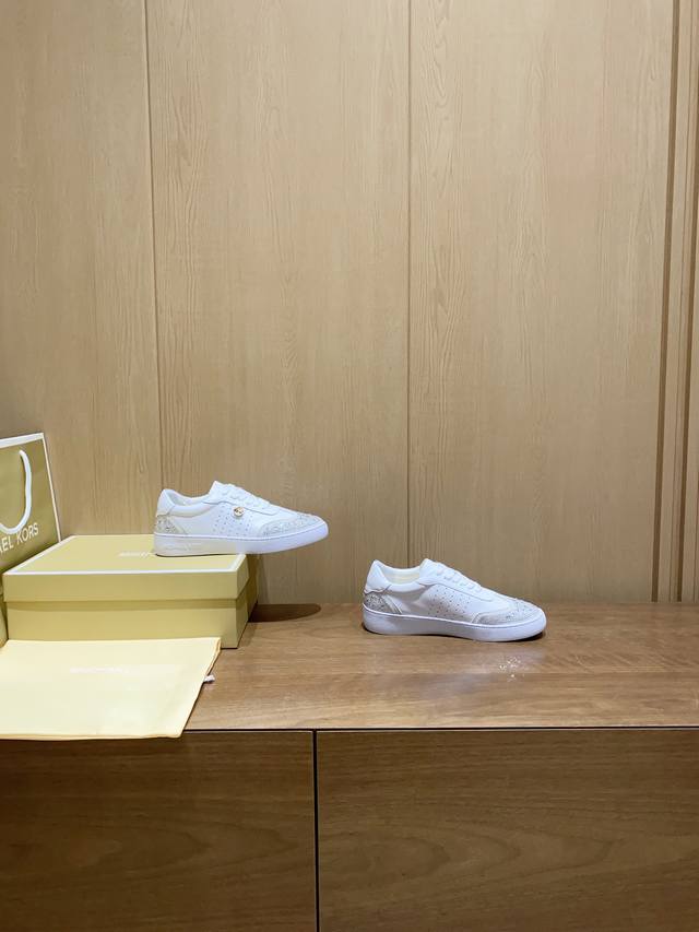 Michael Kors 2025 Spring New Arrival Single Shoes Material: Imported top-grain c