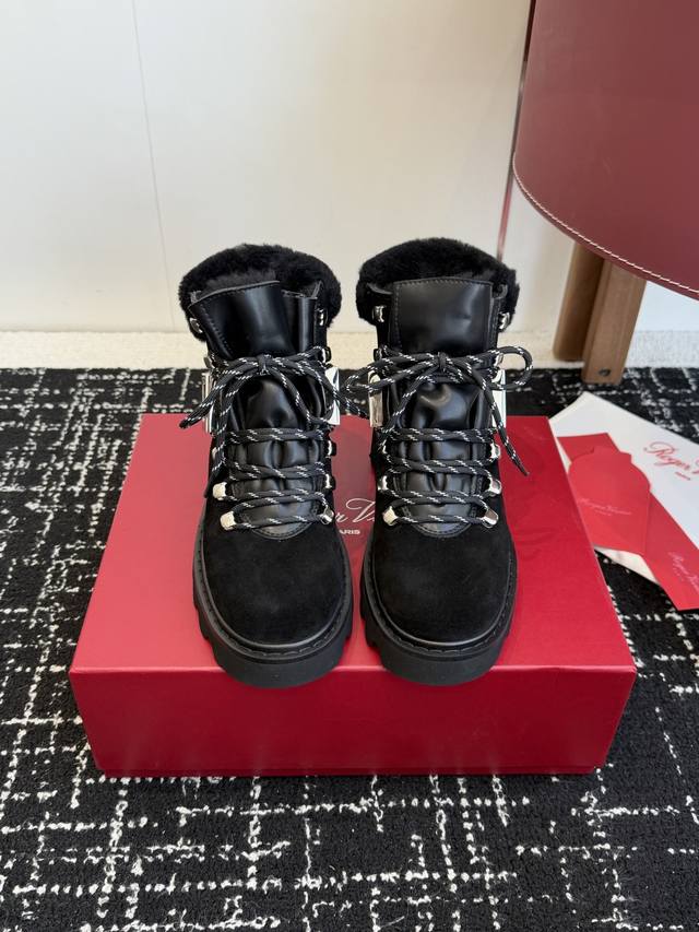 Retailer-grade RV 25 Autumn/Winter New Arrivals! New furry boots with a rounded