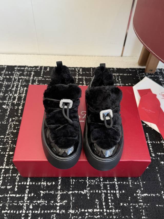 Retailer-grade RV 25 Autumn/Winter New Arrivals! New furry boots with a rounded