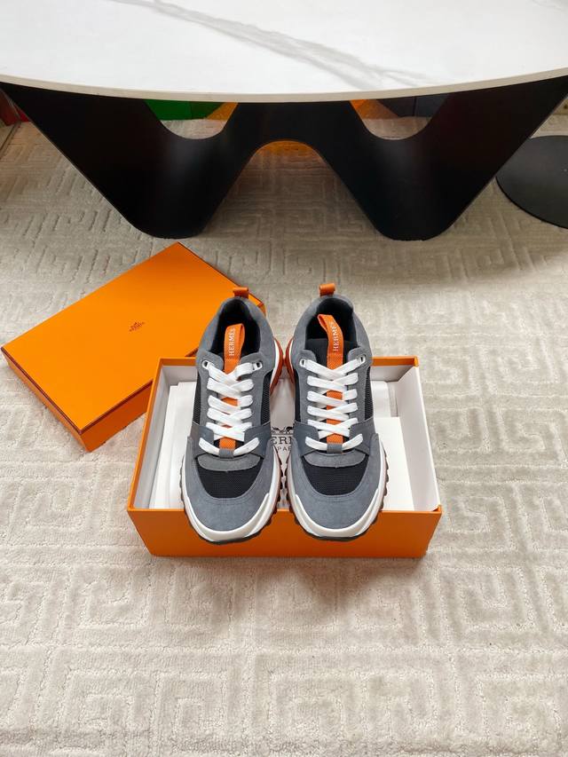 Factory direct Hermes RNR20 sneakers prioritize comfort and style. The upper is