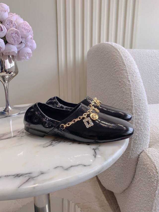 Factory Price p Roger Vivie* New Crystal Pendant Flat Shoes - So Comfortable to