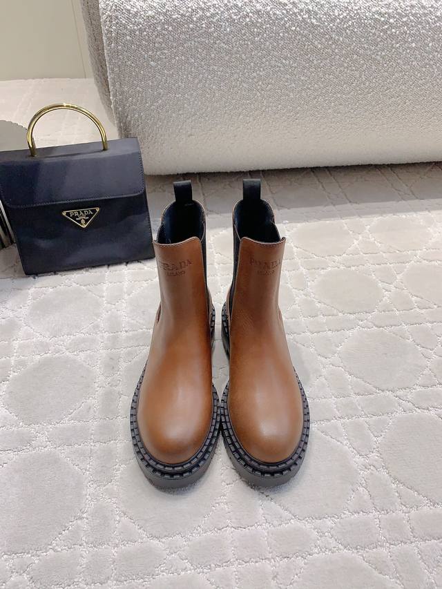 Factory Price p prad* New Thick-Soled Chelsea Boots, Stylish and Cool, Classic