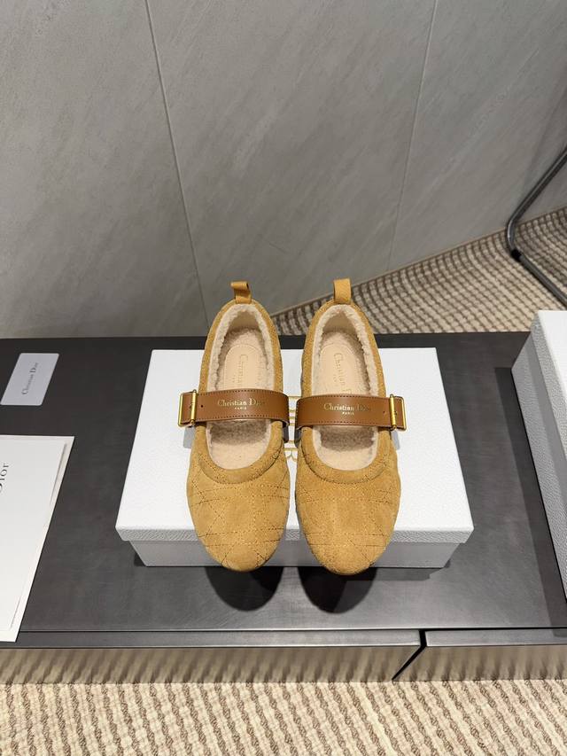 Factory: 50mm fuzzy airplane box. Exclusive top-tier version. Dior 25Vs Autumn/