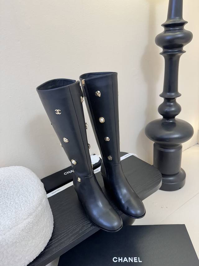 Chane* 25Ss New Chain Riding Boots A timeless classic, sweet yet cool, perfect f