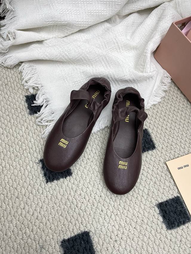 Retailer Level 2025 Spring/Summer Fashion Week Miu Miu New Elastic Ballet Flats