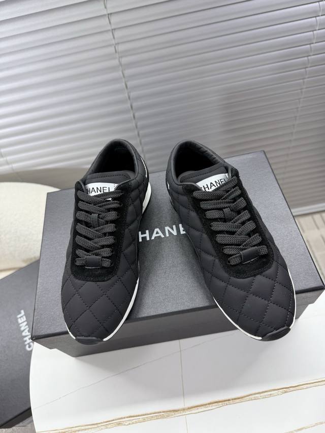 Chanel quilted sneakers, German training shoes~~ Simple low-top, lightweight and