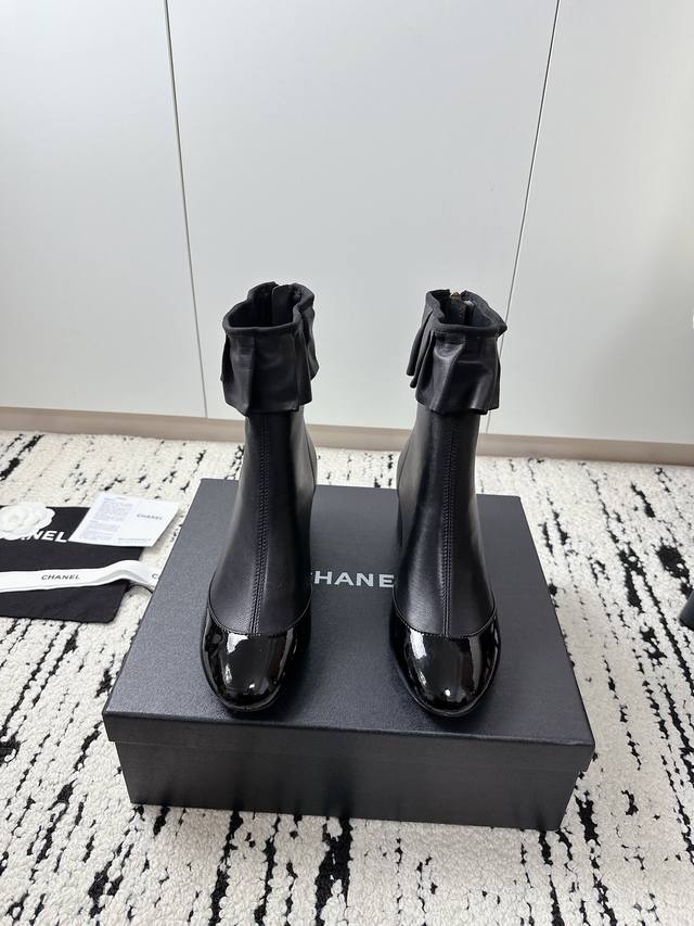 Retail-grade factory direct purchase Chanel 26A latest official style boots Chan