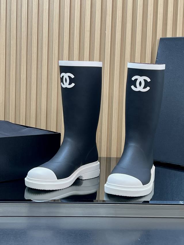 Seamless High-Top Chanel 26C Rain Boots - A Super Popular Style! I finally got