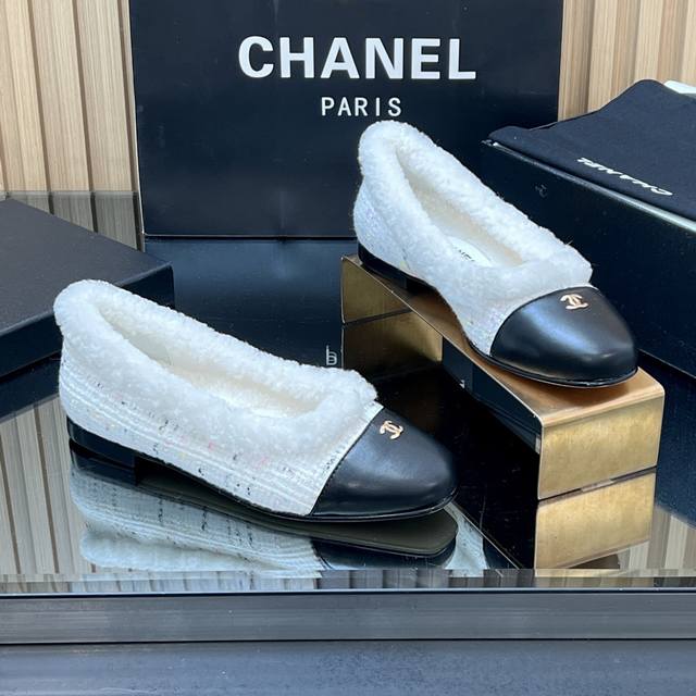 Genuine Wool Lined Chanel Lambswool Ballet Flats A super hot seller from Chanel