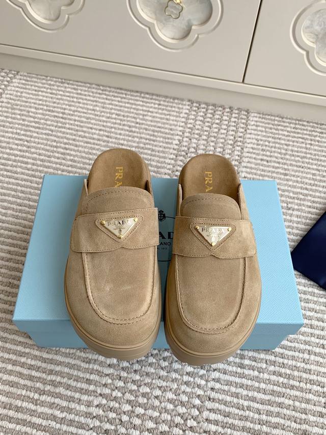 Factory Price (pp): Prada Early Spring New Triangle Logo Thick-Soled Birkenstoc