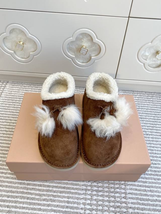 Miumiu 2025Ss Fall/Winter Runway Wool Ankle Boots, Snow Boots, Furry Shoes Frequ