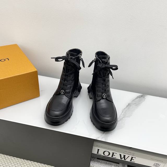 Chelsea 490 Lace-up Louis Vuitton District Ranger Ankle Boots, Martin Boots, Che