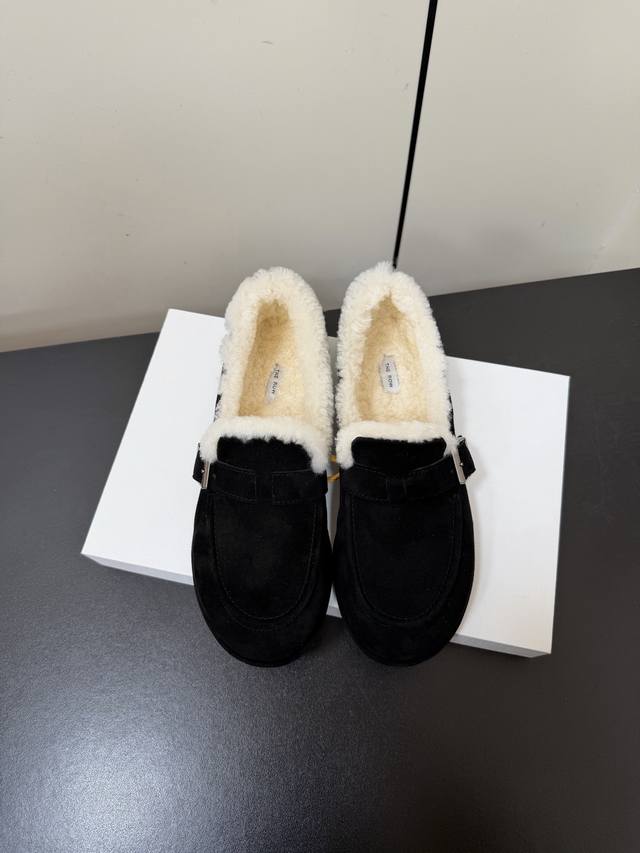 Therow Autumn/Winter Fleece-Lined Loafers with Buckle The upper is made of delic