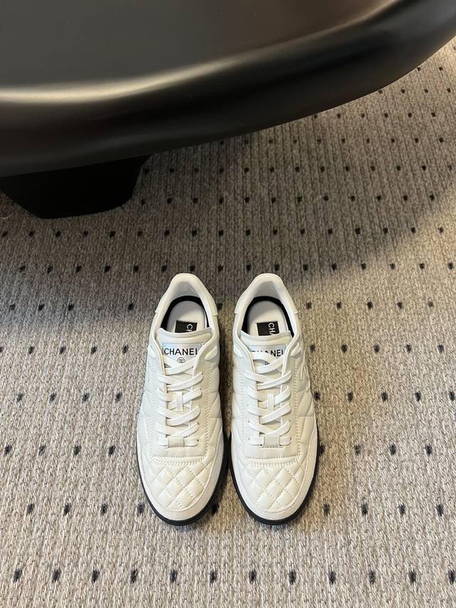 Chane* 25 A Quilted Lambskin Sneakers, Baseball Shoes, Top-Tier Version. A must-