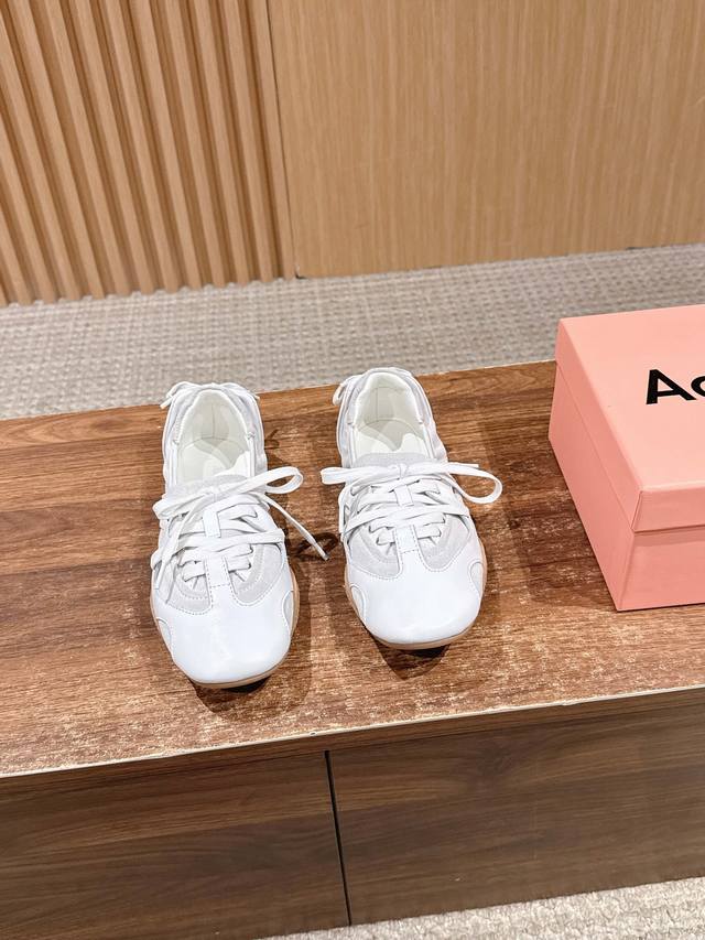 Aikeni New Ballet Sneakers This shoe combines sneakers with the currently popula
