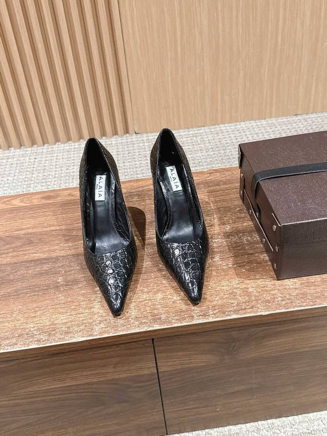 Aleia Autumn/Winter New Crocodile-Patterned Pointed-Toe High Heels Made of croc
