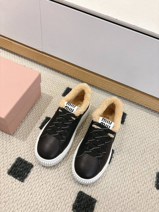 Miumiu Chip Version Exclusive Shipment. The entire pair of shoes is sourced from