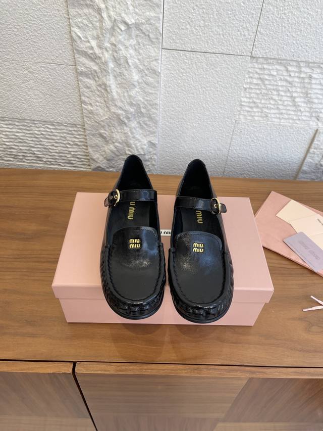 Top Version: Miu Miu 2025 Fall/Winter New Buckle Loafers Mary Janes This Miu Miu