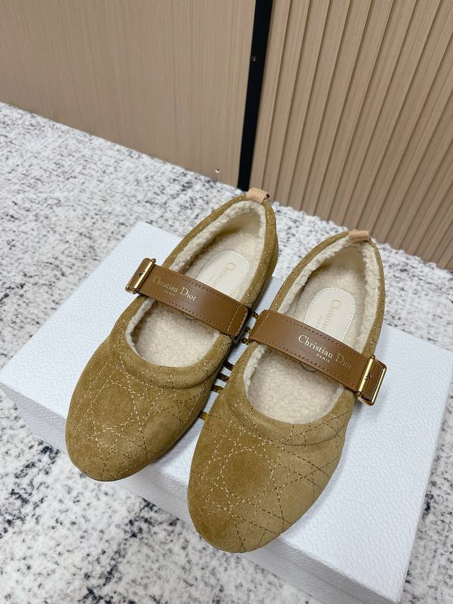 Top-tier version: Dior Fall/Winter 2025 wool loafers - a must-have! Super high-e