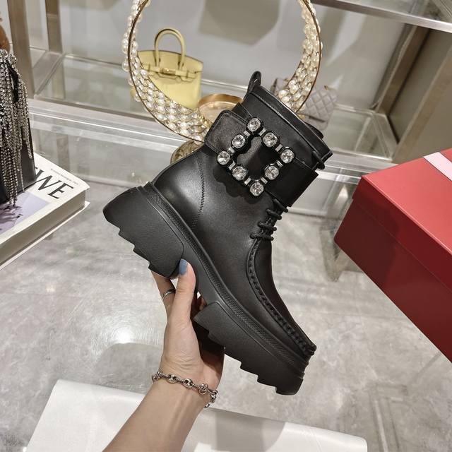 Factory Price (pp): 223 New Viv Run Series Square Rhinestone Chelsea Platform B