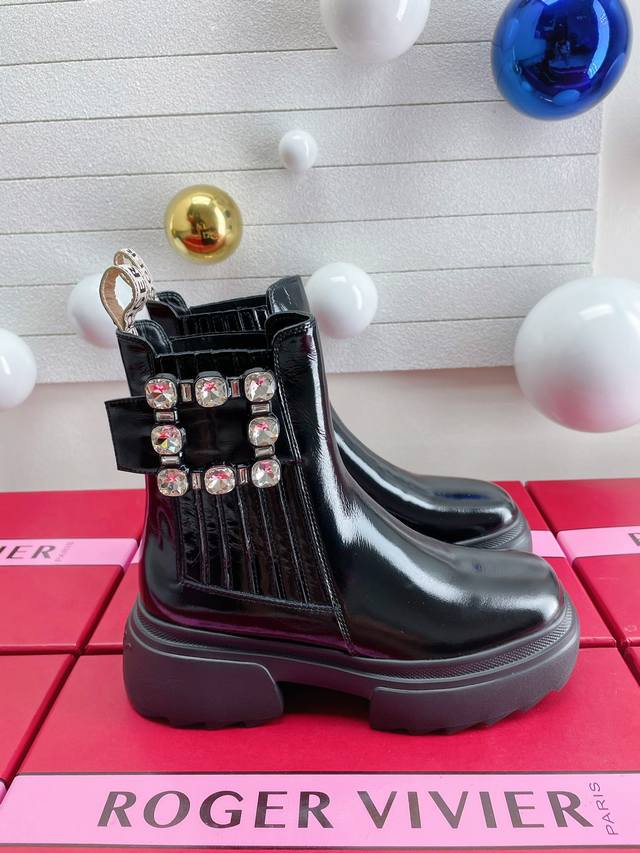 Factory Price (pp): Top-tier Roger Vivier